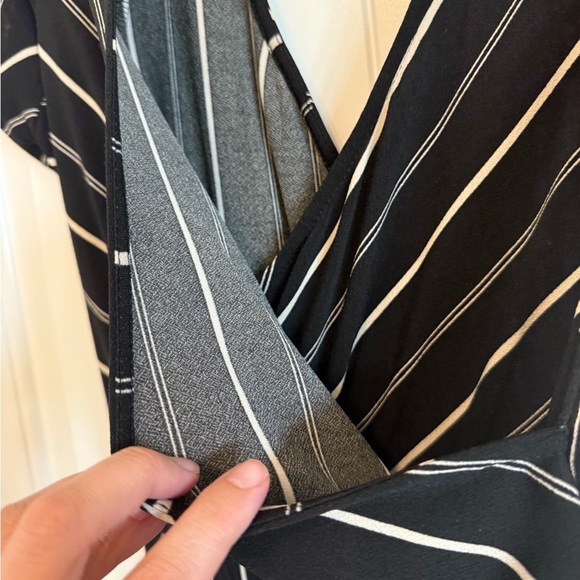 EXPRESS black white short sleeve jumpsuit with wide leg striped pants women's S - Picture 6 of 7